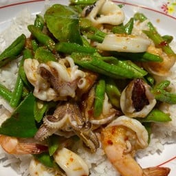 ครัวหลังมอ อาหารตามสั่ง