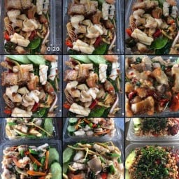 ก๋วยเตี๋ยวไก่ หมู อาหารตามสั่งครัวแม่บุญตุ้ม มณีวรรณ ซ.2