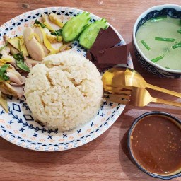 ข้าวมันไก่รักอาหลง