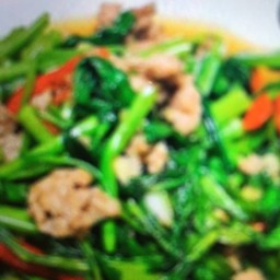 ผัดผักบุ้งคอหมูย่าง(กับข้าว)