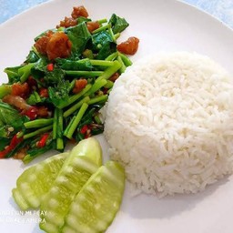 ผัดคะน้าไก่กรอบ