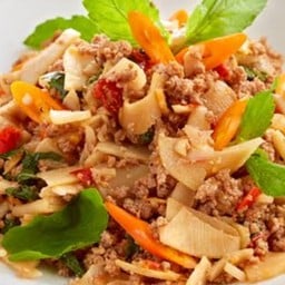 กระเพราหน่อไม้ดอง