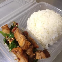 ข้าวกระเพราหมูกรอบ