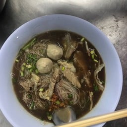ก๋วยเตี๋ยวลูกชิ้นเนื้อเปื่อย