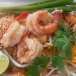 ป้าขวัญผัดไทย-หอยทอด(ฮาลาล) บ้านเอื้อ