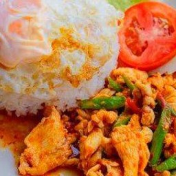 ผัดพริกแกงไก่  ราดข้าว
