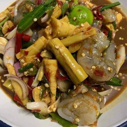 ตำหน่อไม้กุ้งสด