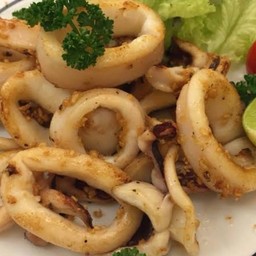 ไก่-เนื้อ-กุ้ง-หมึก-กระเทียม