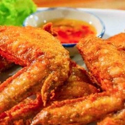 ปีกไก่ทอดน้ำปลา