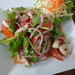 ยำไส้ตัน