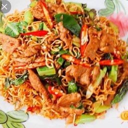 มาม่าผัดขี้เมา