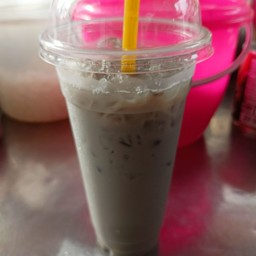 เต้าหู้งาดำเย็นใส่แก้ว