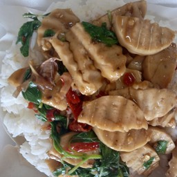 กะเพราหมูยอ