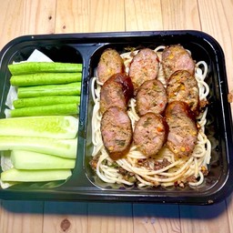 สปาเก็ตตี้ใส้อั่วผัดพริกแห้ง