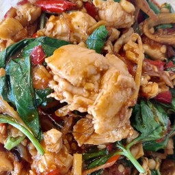 ผัดฉ่าไก่ราดข้าว