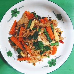 มาม่าผัดขี้เมา Vegan