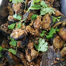 ปลาดุกทอดกระเทียม