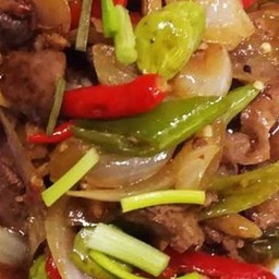 ผัดพริกเผาเป็นกับ