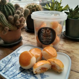 ขนมนางนวลไส้ไข่เค็ม