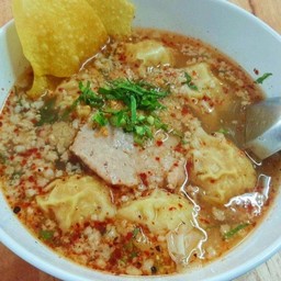 ก๋วยเตี๋ยวหมูต้มยำ..อื้อหือ🙀🙀 Kuaitiao mu tom yum