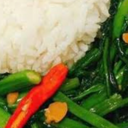 ข้าวผัดผักบุ้งไฟแดง