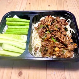 สปาเก็ตตี้ลาบหมูคั่ว