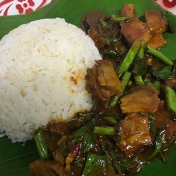 เครื่องแกงหมู กับข้าว