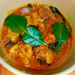 แกงคั่วพริกใบยี่หร่า