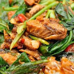 กับข้าวคะน้าปลากระป๋อง