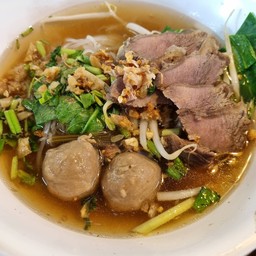 ก๋วยเตี๋ยวเนื้อเปื่อย