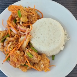 ข้าวยำไก่แซ่บ