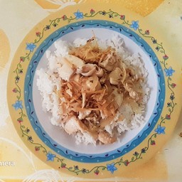 เกี๊ยวซ่า -ราดหน้ายุพาชวนชิมรสดี