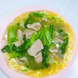 เกาเหลาราดหน้าไข่น้ำ