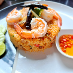 ข้าวผัดต้มยำทะเล