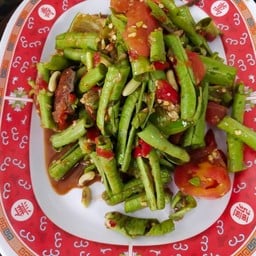 ตำถั่วใส่ปลาร้า