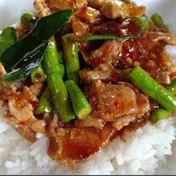 กับข้าวพริกแกงใส่หน่อไม้ดอง   ไก่