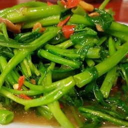 กับข้าว ผัดผักบุ้งไฟแดง