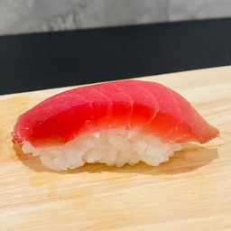 ปลาทูน่า Maguro (Tuna)