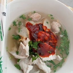 แจงก๋วยเตี๋ยวหมูน้ำแดง