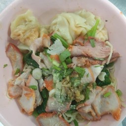 บะหมี่เกี้ยวน้ำ