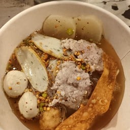 เส้นหมี่ต้มยำ