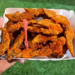 ไก่เขย่า & ยำ ลาบ