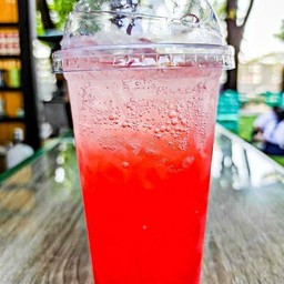 สตอเบอรี่โซดา