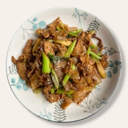 ผัดซีอิ๊วหมูชิ้น