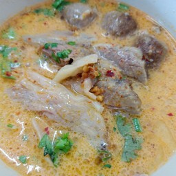 เตี๋ยวต้มยำลูกชิ้นเนื้อเปื่อย