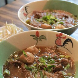 ก๋วยเตี๋ยวหน้าบ้าน