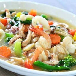 ราดหน้าทะเล