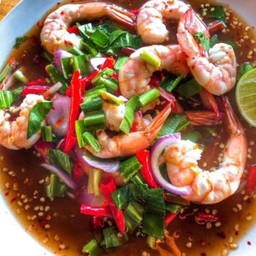 ยำกุ้งสุกปร้า