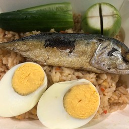 ข้าวผัดน้ำพริกปลาทู