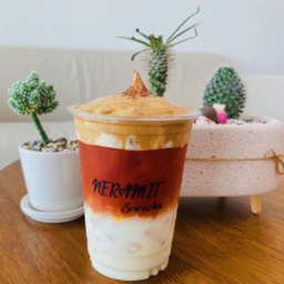 Thai tea dalgona coffee